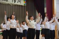 平岡小学校の合唱（振付あり）の写真
