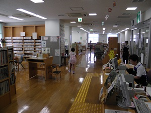 平川図書館の様子