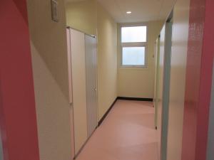 奈良輪小学校改修後トイレ