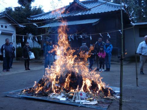 率土神社・お焚き上げの写真