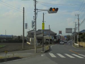 平岡小学校前交差点