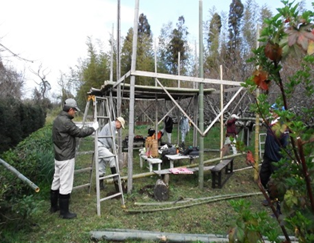 休憩小屋作成の写真