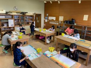 子ども絵画教室の様子