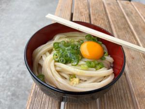 旅の途中で食べたうどんの写真