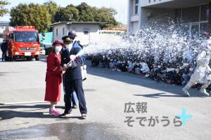 1日消防長・消防署長の2人の写真