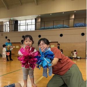 ダンスに参加した親子の写真