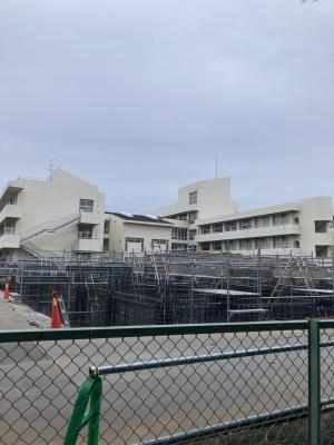 建設中の昭和中学校