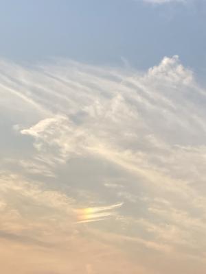 虹色の雲