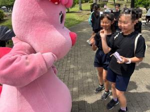 ソデリーと子どもたちの写真