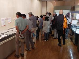 展示物解説のようす
