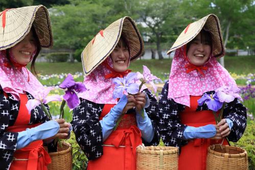 笑顔の『花摘み娘』