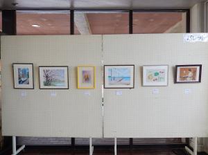 作品右側