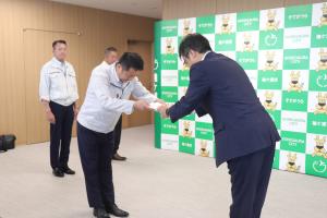 贈呈式の様子