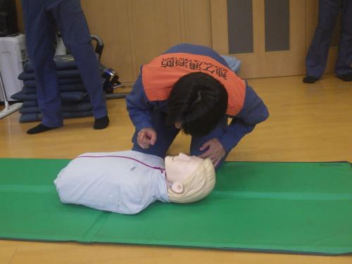心肺蘇生法を学ぶ