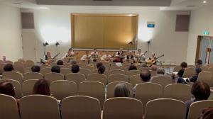 蔵波台ギターアンサンブルによる演奏の写真