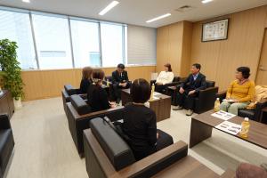 市長と一緒にティータイムの写真