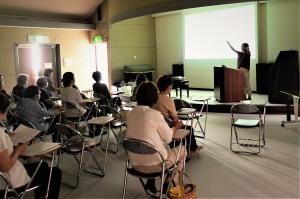 アーユルヴェーダの講義の写真