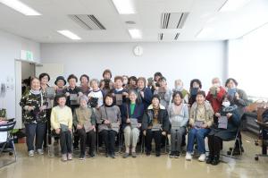 完成した作品と講座生の写真