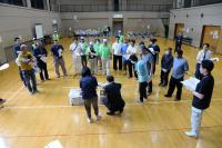 避難所開設指示書の説明をしている写真