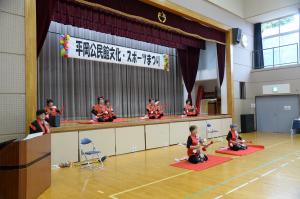 袖ケ浦鼓蝶会による銭太鼓の写真