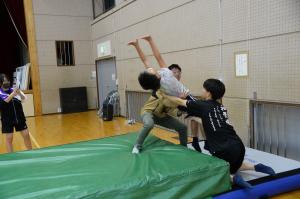 袖ヶ浦高等学校新体操部による体操教室の写真