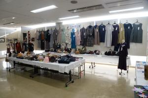 リメイク工房による洋服等の展示作品の写真