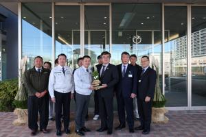 門松贈呈式の様子