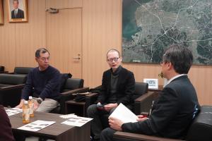 市長と一緒にティータイムの様子