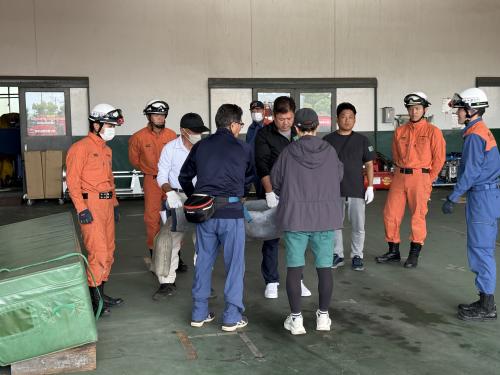 救出・搬送訓練②