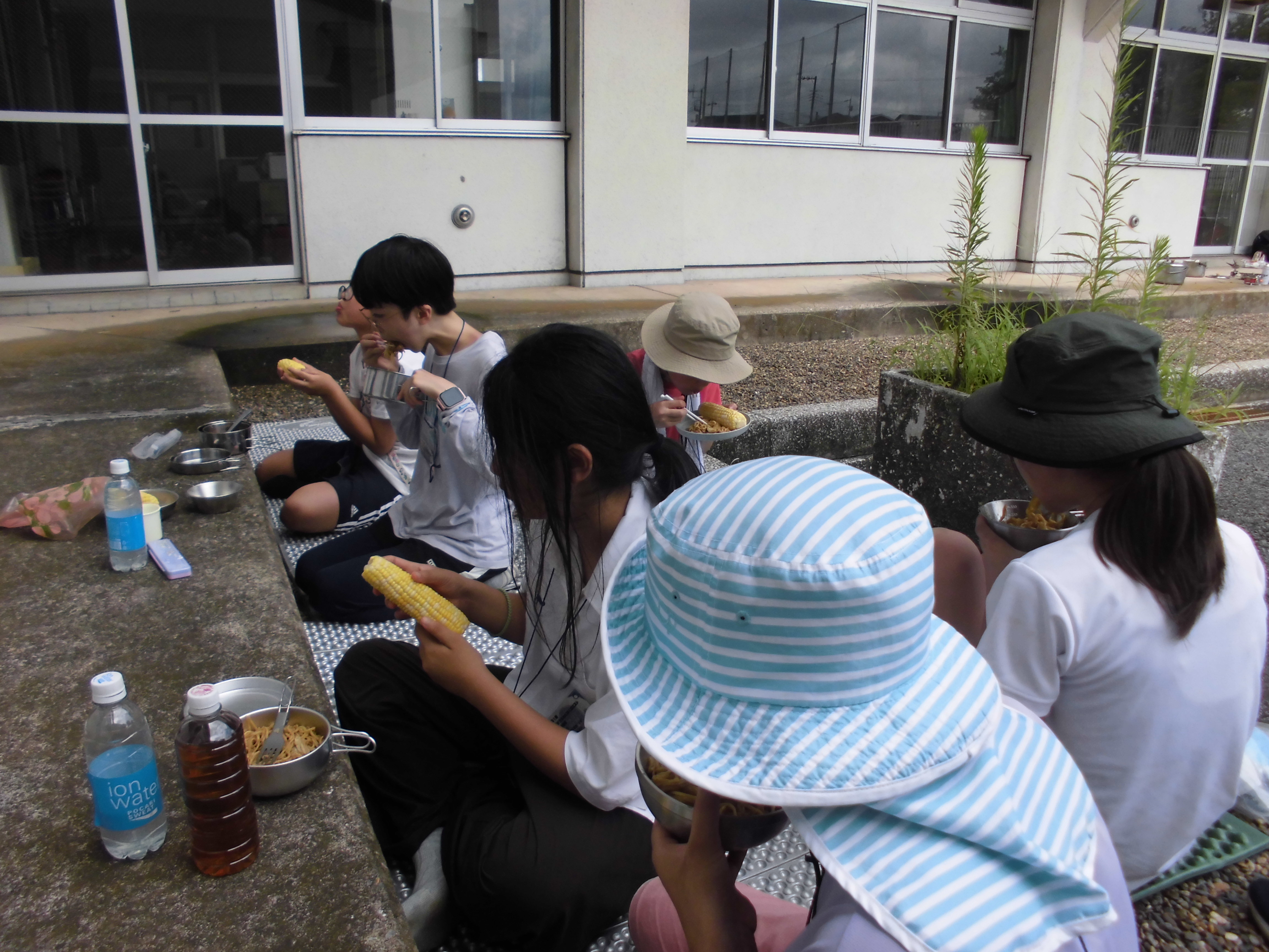 食事中