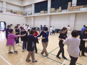 レクダンスを楽しむ講座生の写真１