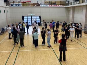 レクダンスを楽しむ講座生の写真２