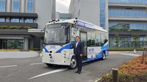 自動運転バスの写真