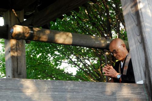 毎朝、鐘の音が聞こえる寺