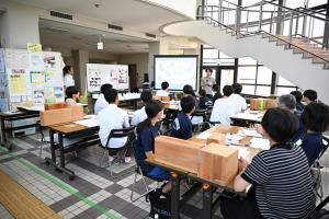 企画の説明をしている写真